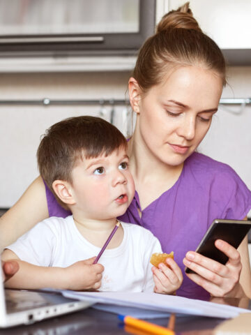 Parent texting friends and family to ask if they have guns in their home